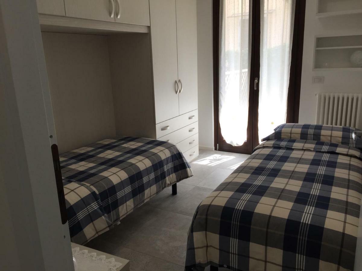 Casa Mary Due - Trilocale Con Giardino Privato A Due Passi Dal Lago Sirmione Exterior foto